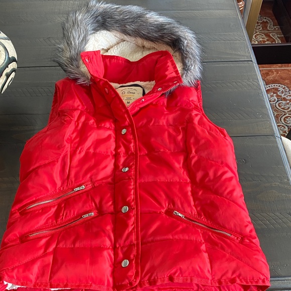 Ci Sono Red Vest with Faux Fur Hood - Picture 1 of 6